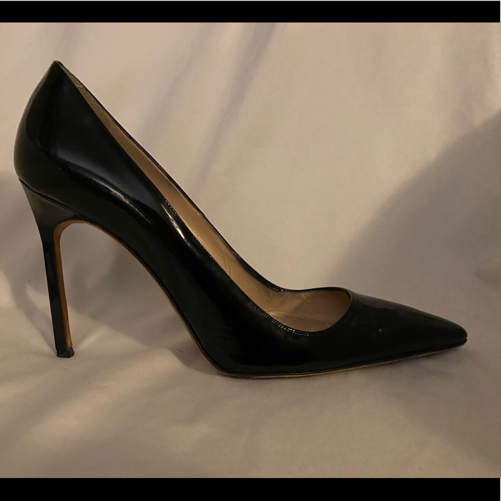 Black Pointed Toe Manolo Blahnik Pumps